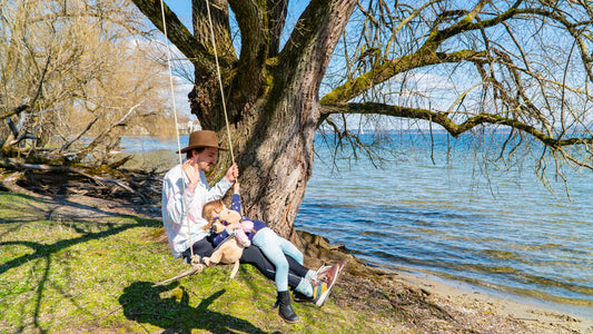 Yoga in der Natur am See — nachhaltige Yoga-Geschenke