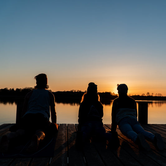 Yoga-Praxis am See — die Weisheiten der Yoga-Sutren