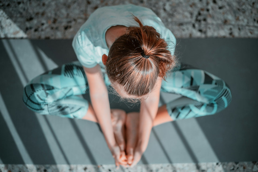 Yogakissen Übungen für einen starken Rücken und eine gesunde Haltung