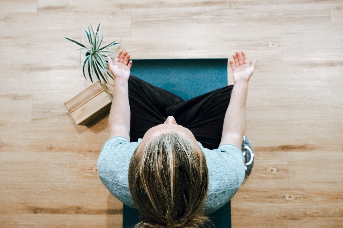 Aerial-Yoga: Yoga im Tuch – Wirkung & Einstieg