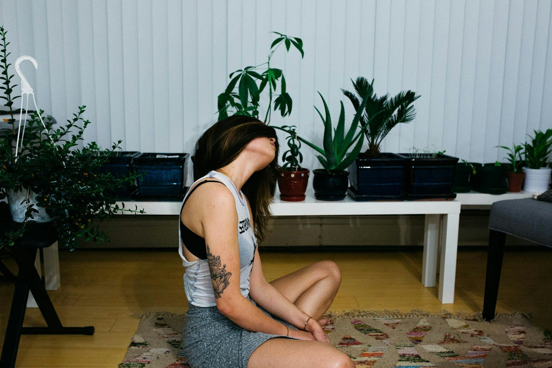 Yogakissen Anwendung in der Praxis – gestützte Haltung auf dem Bolster